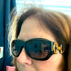 GUCCI ⚜️ Bamboo Trim Black Sunglasses